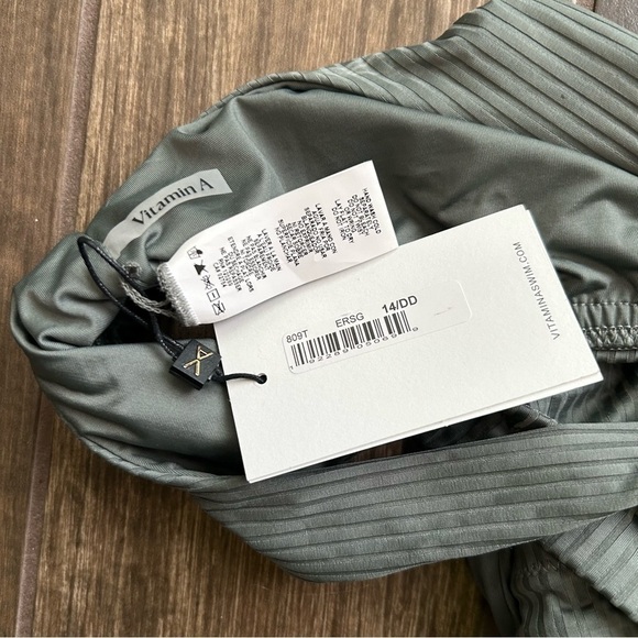 NWT Vitamin A Sienna Ribbed Bralette Bikini Top in Sea Green Ecorib Sz 14/DD - Picture 7 of 8